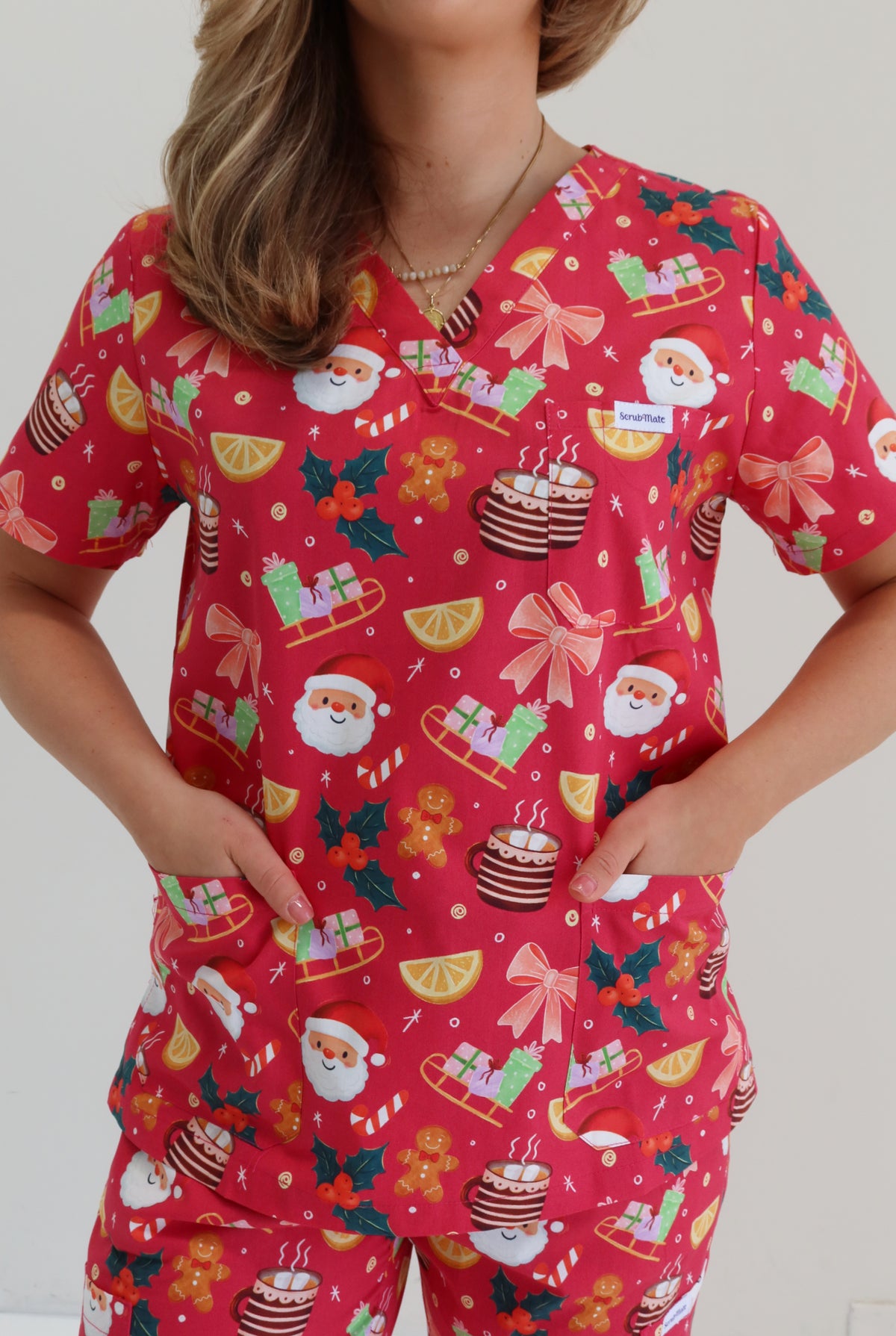Mistletoe Kisses Nursing Scrubset