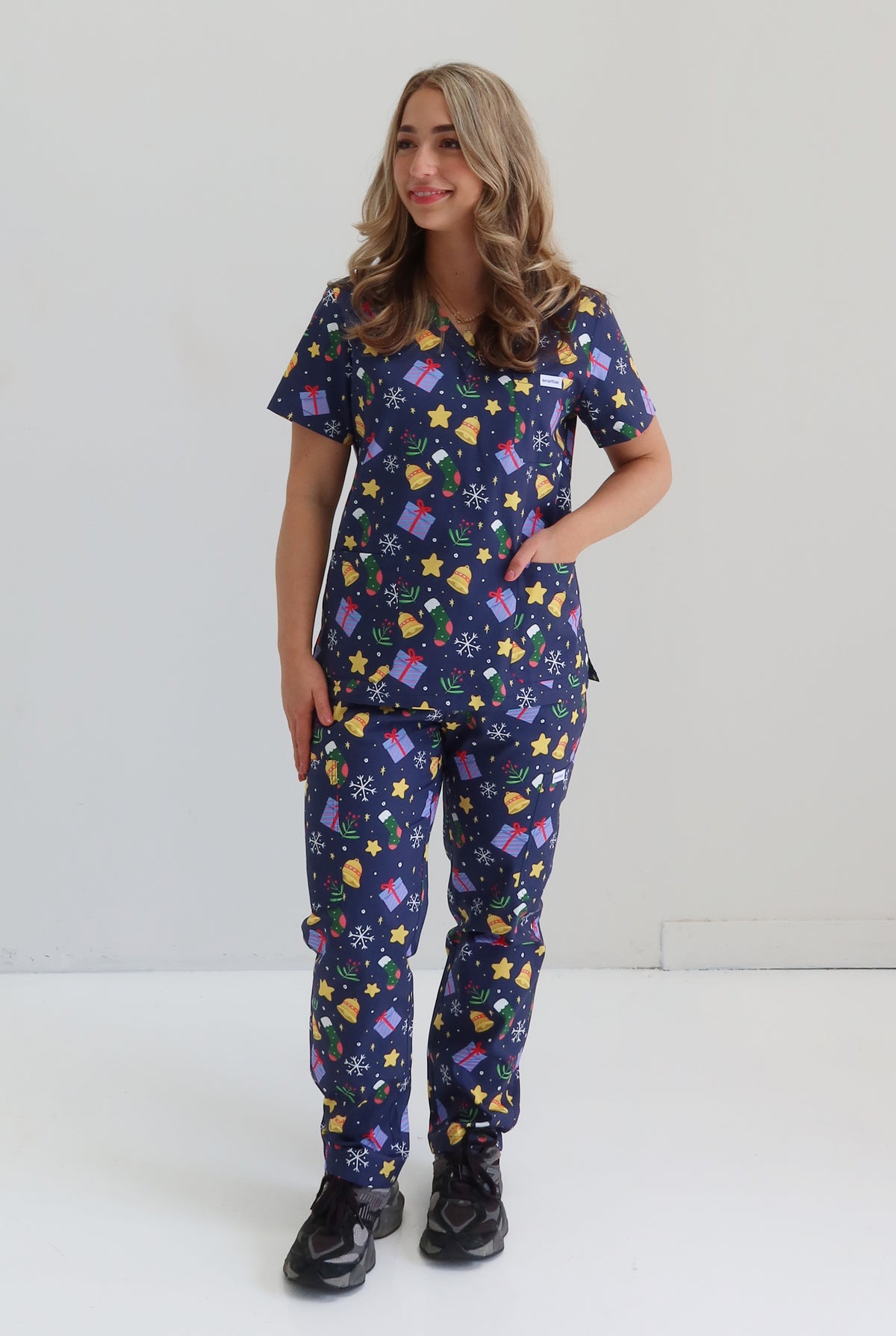Jingle Jolly Nursing Scrubset