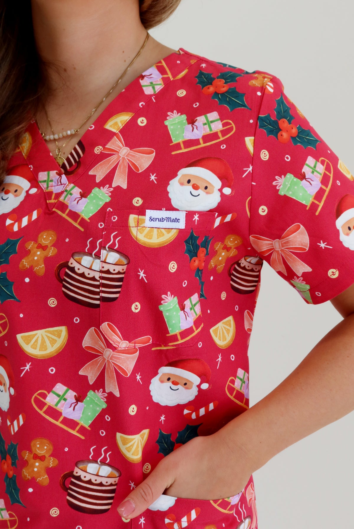 Mistletoe Kisses Nursing Scrubset