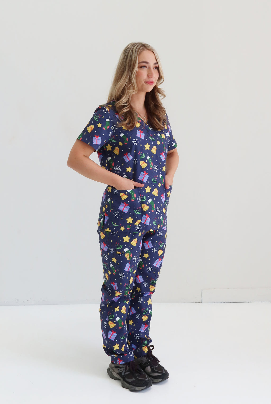 Jingle Jolly Nursing Scrubset