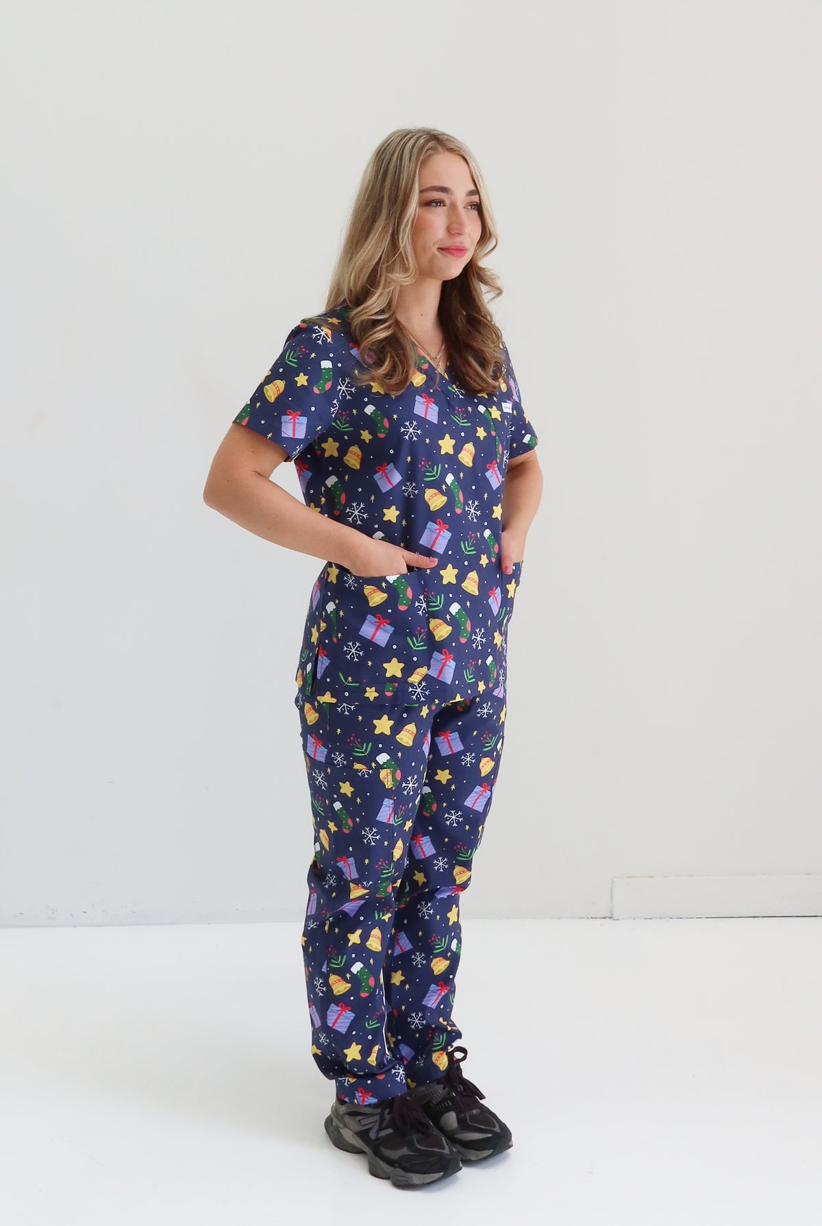 Jingle Jolly Nursing Scrubset